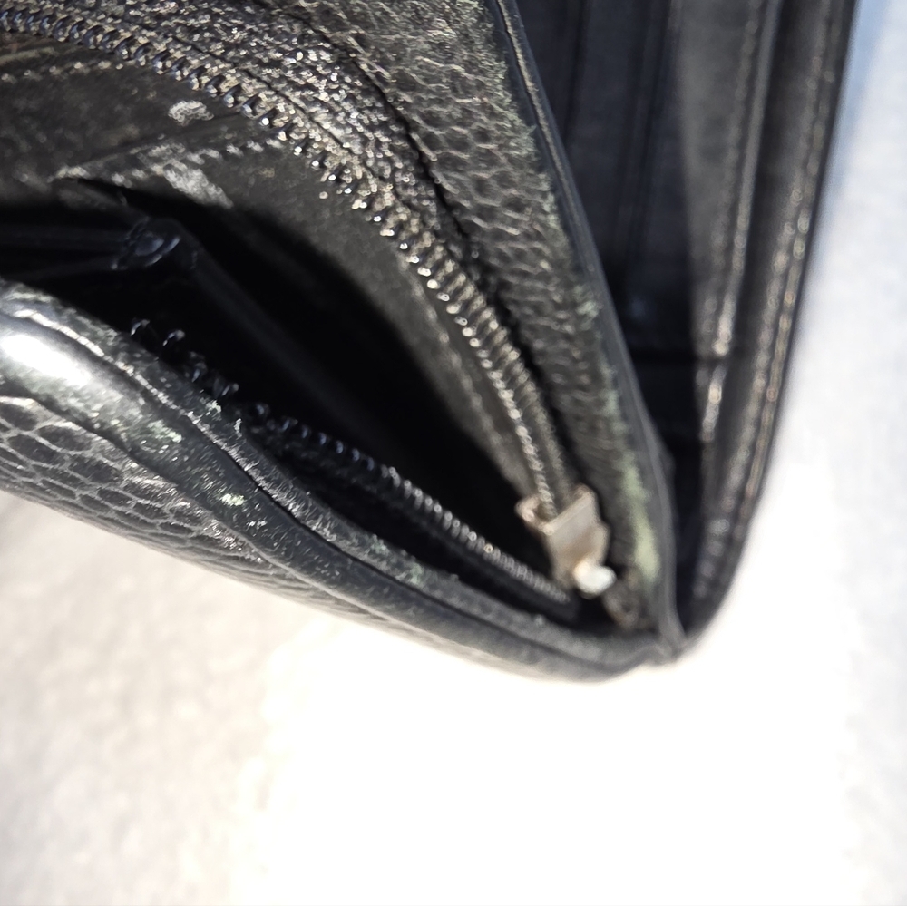 Authentic CHANEL Classic Black Leather Compact Wallet W/snap Closure - Picture 9 of 16